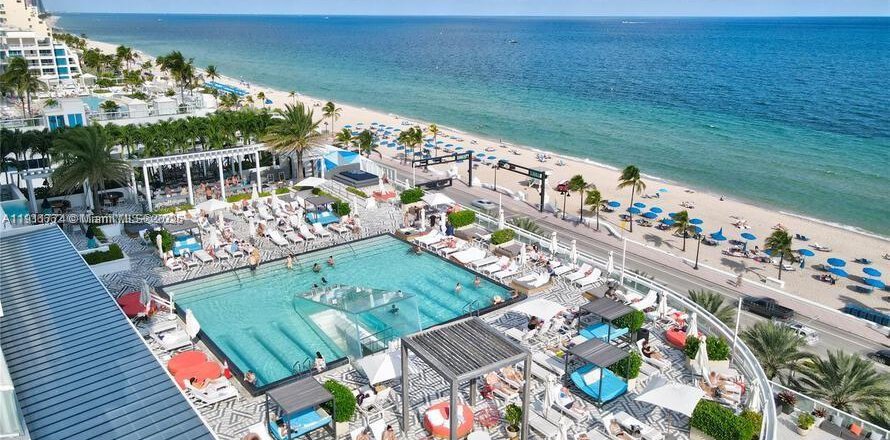 Кондоминиум с 1 спальней в Форт-Лодердейл, Флорида № 2053634