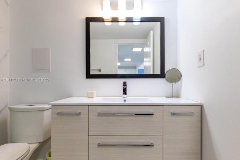 Condominio en alquiler en Miami Beach, Florida, 1 dormitorio, 78.97 m2 № 1834074 - foto 15