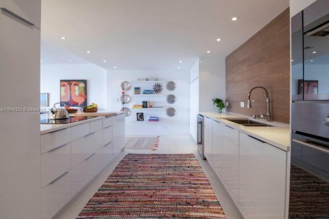 Copropriété à louer à Miami, Floride: 2 chambres, 181.16 m2 № 1948964 - photo 9