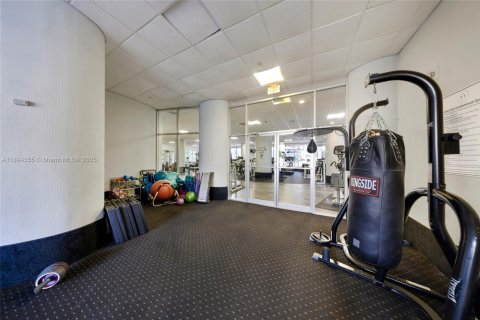 Copropriété à louer à Miami, Floride: 2 chambres, 181.16 m2 № 1948964 - photo 26