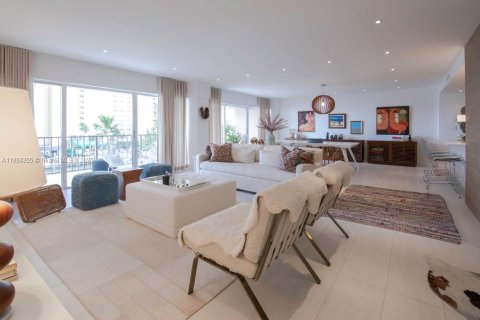 Copropriété à louer à Miami, Floride: 2 chambres, 181.16 m2 № 1948964 - photo 1