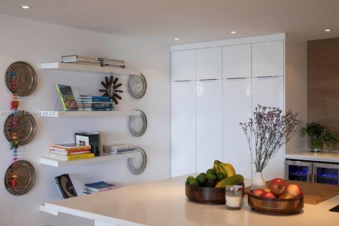 Copropriété à louer à Miami, Floride: 2 chambres, 181.16 m2 № 1948964 - photo 11