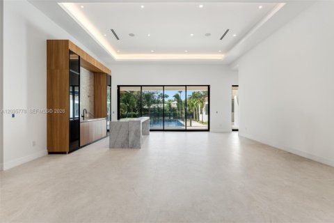 House in Pinecrest, Florida 7 bedrooms, 787.25 sq.m. № 2401275 - photo 4