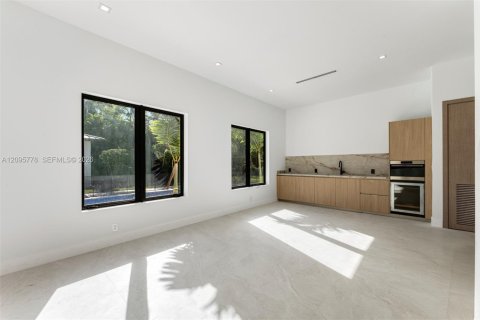 House in Pinecrest, Florida 7 bedrooms, 787.25 sq.m. № 2401275 - photo 14