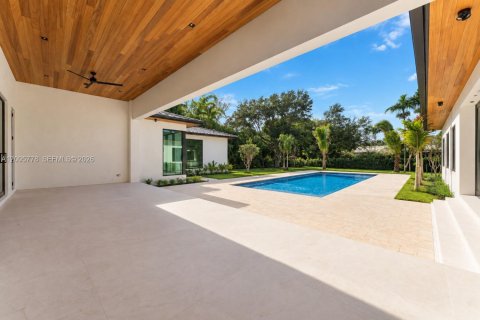 House in Pinecrest, Florida 7 bedrooms, 787.25 sq.m. № 2401275 - photo 16