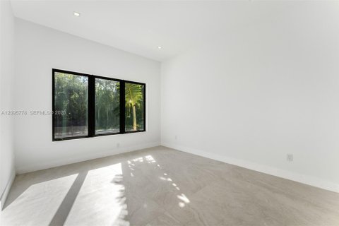House in Pinecrest, Florida 7 bedrooms, 787.25 sq.m. № 2401275 - photo 15