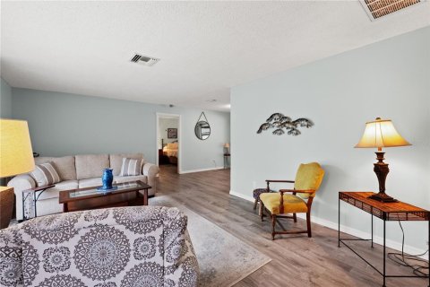 House in Homosassa, Florida 2 bedrooms, 137.68 sq.m. № 2394068 - photo 3