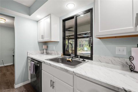 House in Homosassa, Florida 2 bedrooms, 137.68 sq.m. № 2394068 - photo 8