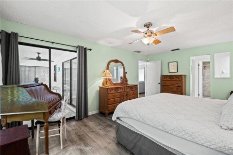 House in Homosassa, Florida 2 bedrooms, 137.68 sq.m. № 2394068 - photo 17