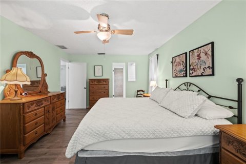 House in Homosassa, Florida 2 bedrooms, 137.68 sq.m. № 2394068 - photo 15