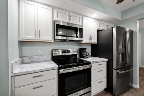 House in Homosassa, Florida 2 bedrooms, 137.68 sq.m. № 2394068 - photo 7