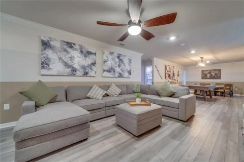 House in Davenport, Florida 10 bedrooms, 408.68 sq.m. № 1904874 - photo 21