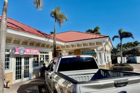 Commercial property in Anna Maria, Florida 114.73 sq.m. № 2197422 - photo 14