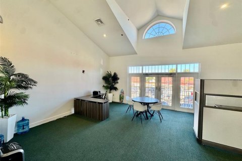 Commercial property in Anna Maria, Florida 114.73 sq.m. № 2197422 - photo 6
