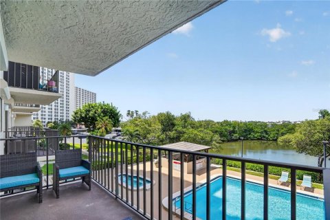 Copropriété à vendre à South Pasadena, Floride: 2 chambres, 98.01 m2 № 2373577 - photo 3