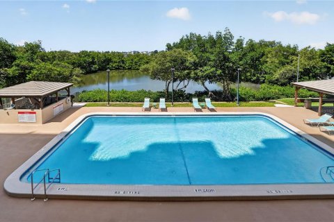 Copropriété à vendre à South Pasadena, Floride: 2 chambres, 98.01 m2 № 2373577 - photo 30
