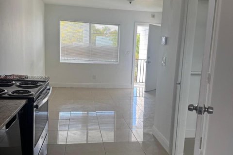 Condo in Miami, Florida  № 2067446 - photo 4