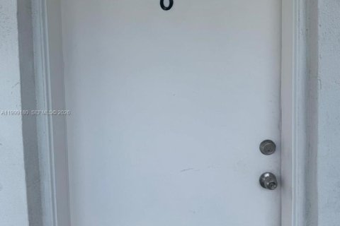 Condo in Miami, Florida  № 2067446 - photo 7