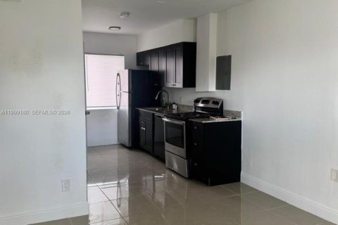 Studio in the Condo in Miami, Florida  № 2067446