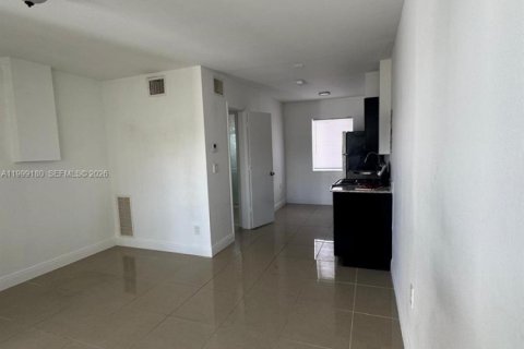 Condo in Miami, Florida  № 2067446 - photo 6