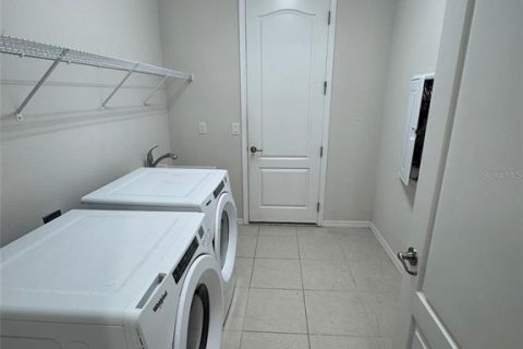 Casa en alquiler en Riverview, Florida, 4 dormitorios, 251.49 m2 № 1915914 - foto 11