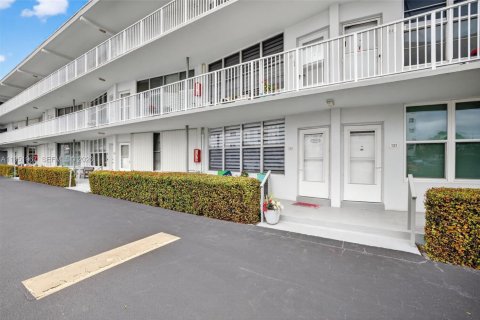 Купить кондоминиум в Халландейл-Бич, Флорида 1 спальня, 68.1м2, № 2010215 - фото 26