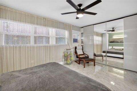Купить кондоминиум в Халландейл-Бич, Флорида 1 спальня, 68.1м2, № 2010215 - фото 24