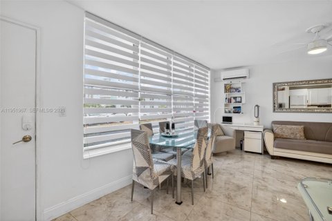 Купить кондоминиум в Халландейл-Бич, Флорида 1 спальня, 68.1м2, № 2010215 - фото 12