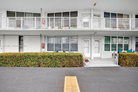 Купить кондоминиум в Халландейл-Бич, Флорида 1 спальня, 68.1м2, № 2010215 - фото 27