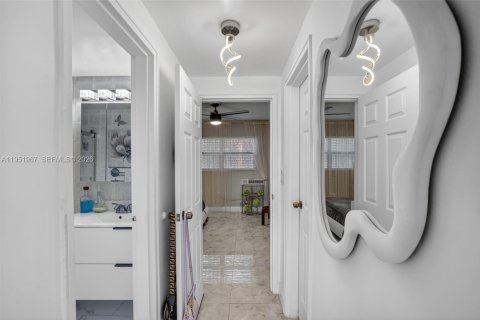 Купить кондоминиум в Халландейл-Бич, Флорида 1 спальня, 68.1м2, № 2010215 - фото 22