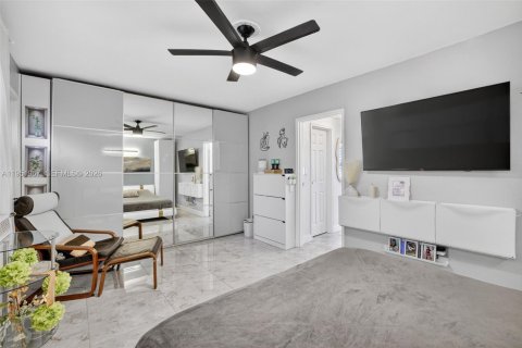 Купить кондоминиум в Халландейл-Бич, Флорида 1 спальня, 68.1м2, № 2010215 - фото 4