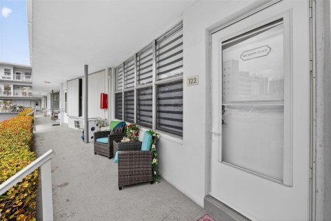 Купить кондоминиум в Халландейл-Бич, Флорида 1 спальня, 68.1м2, № 2010215 - фото 30