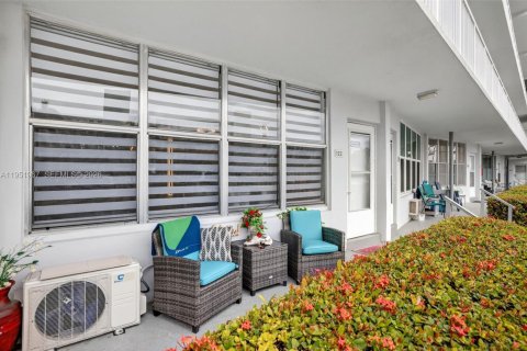 Купить кондоминиум в Халландейл-Бич, Флорида 1 спальня, 68.1м2, № 2010215 - фото 7