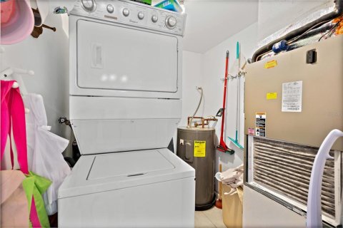 Condominio en venta en Cocoa Beach, Florida, 2 dormitorios, 102.29 m2 № 1732707 - foto 10