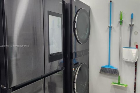 Condo in Sunrise, Florida, 2 bedrooms  № 2040461 - photo 5