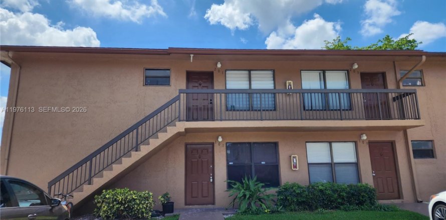 Condo in Sunrise, Florida, 2 bedrooms  № 2040461