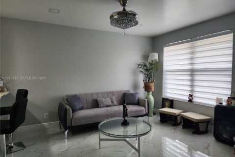 Condo in Sunrise, Florida, 2 bedrooms  № 2040461 - photo 3