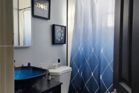 Condo in Sunrise, Florida, 2 bedrooms  № 2040461 - photo 6