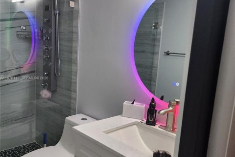 Condo in Sunrise, Florida, 2 bedrooms  № 2040461 - photo 10