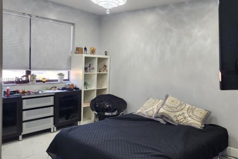 Condo in Sunrise, Florida, 2 bedrooms  № 2040461 - photo 11