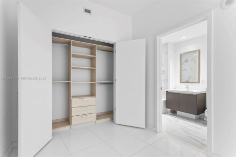 Снять в аренду кондоминиум в Майами, Флорида 1 спальня, 110.09м2, № 2050817 - фото 18