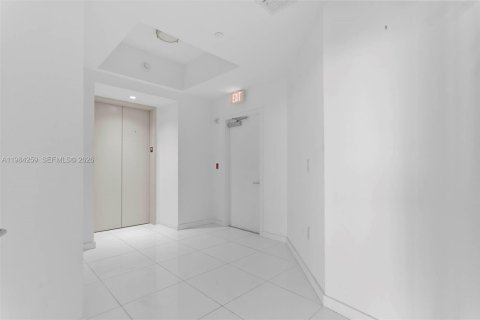 Снять в аренду кондоминиум в Майами, Флорида 1 спальня, 110.09м2, № 2050817 - фото 16