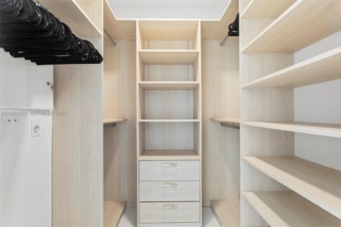 Снять в аренду кондоминиум в Майами, Флорида 1 спальня, 110.09м2, № 2050817 - фото 28