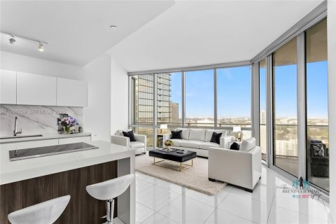 Кондоминиум с 1 спальней в Майами, Флорида № 2050817