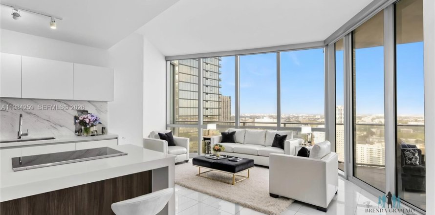 Кондоминиум с 1 спальней в Майами, Флорида № 2050817