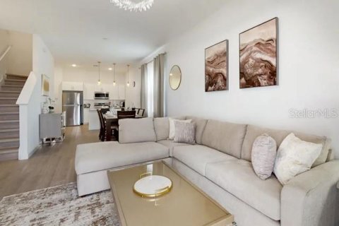 Townhouse in Davenport, Florida 5 bedrooms, 190.26 sq.m. № 2212246 - photo 5