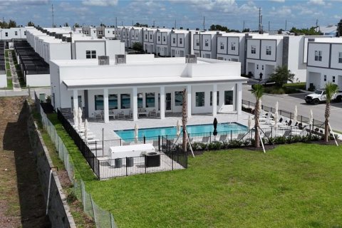 Townhouse in Davenport, Florida 5 bedrooms, 190.26 sq.m. № 2212246 - photo 30
