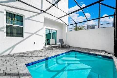 Townhouse in Davenport, Florida 5 bedrooms, 190.26 sq.m. № 2212246 - photo 25