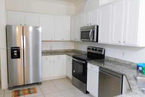 Casa en alquiler en Cape Coral, Florida, 3 dormitorios, 139.26 m2 № 1934828 - foto 15