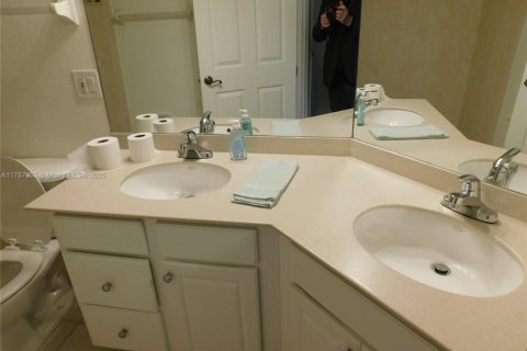 Casa en alquiler en Cape Coral, Florida, 3 dormitorios, 139.26 m2 № 1934828 - foto 20